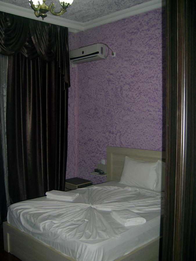 Hotel Vakhtanguri Batumi Exterior photo